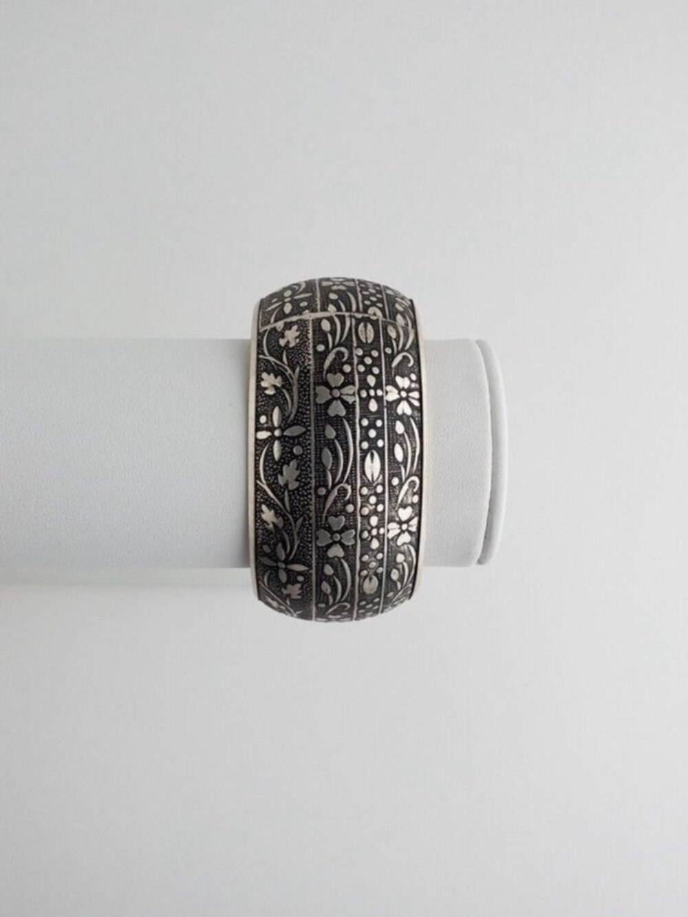 Vintage Silver Plated Wide Floral Engraved Cuff Bangle Statement Bracelet - Picture 5 of 13